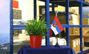 Serbie avec blason Mini drapeau de table 10 x 15 cm