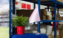 Pinke - Satin Tischflagge 15 x 22 cm