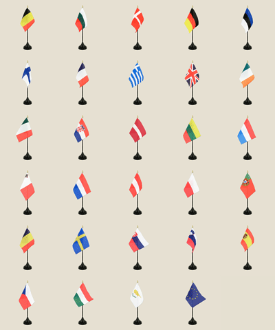 Europe - Kit 28 + 1 drapeaux de table 10 x 15 cm