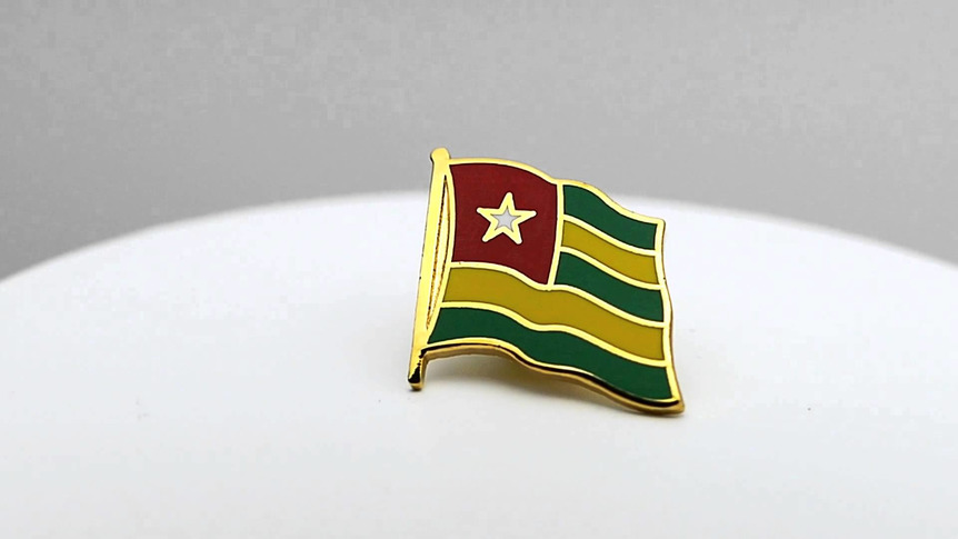 Togo - Flaggen Pin 2 x 2 cm