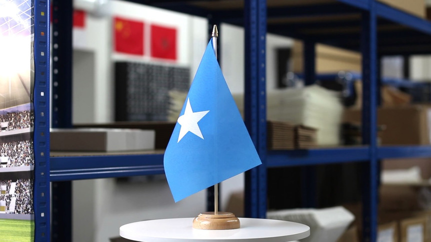 Somalia - Holz Tischflagge 15 x 22 cm