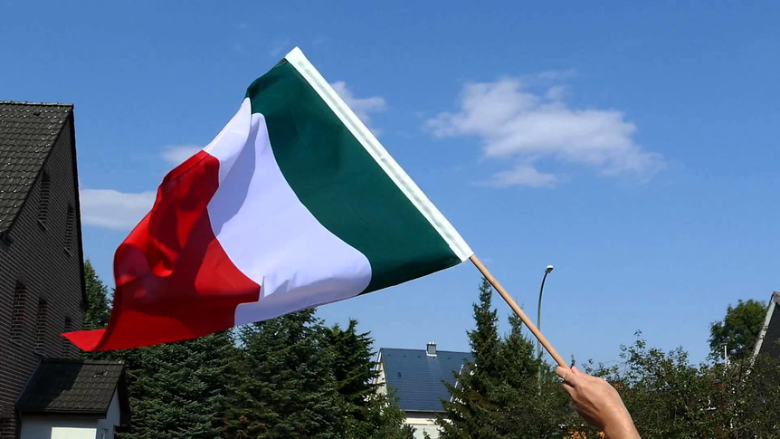 Italy - Hand Waving Flag PRO 2x3 ft