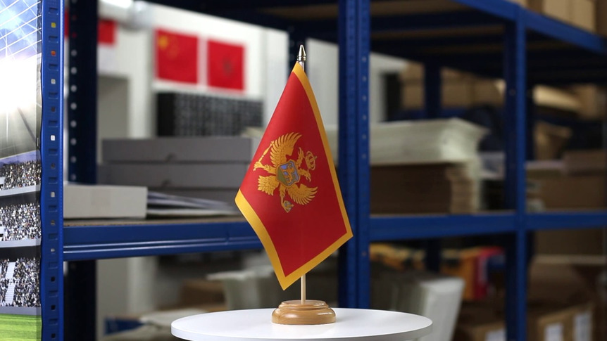 Montenegro - Holz Tischflagge 15 x 22 cm