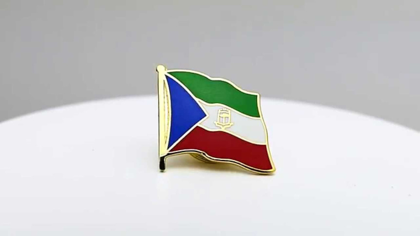 Guinée équatoriale - Pin's drapeau 2 x 2 cm
