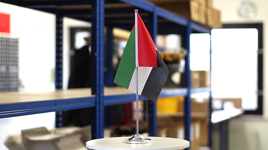 Vereinigte Arabische Emirate - Satin Tischflagge 15 x 22 cm
