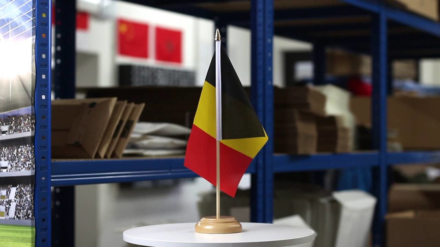Belgien - Holz Tischflagge 15 x 22 cm