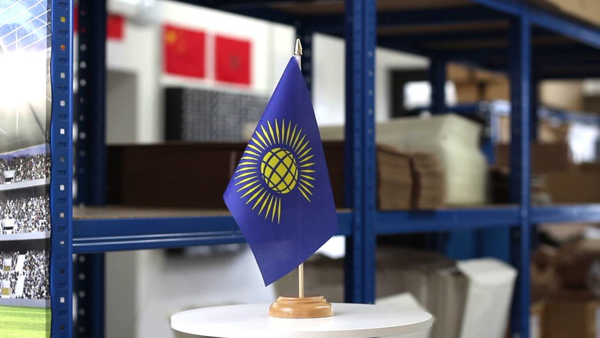 Commonwealth - Table Flag 6x9", wooden