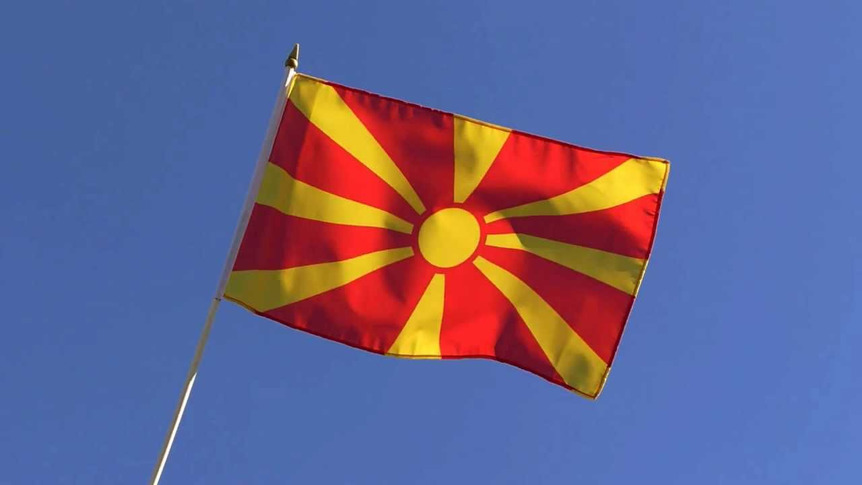 Mazedonien - Stockflagge 30 x 45 cm