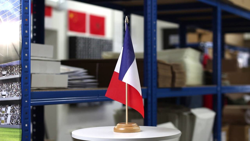 Frankreich - Holz Tischflagge 15 x 22 cm