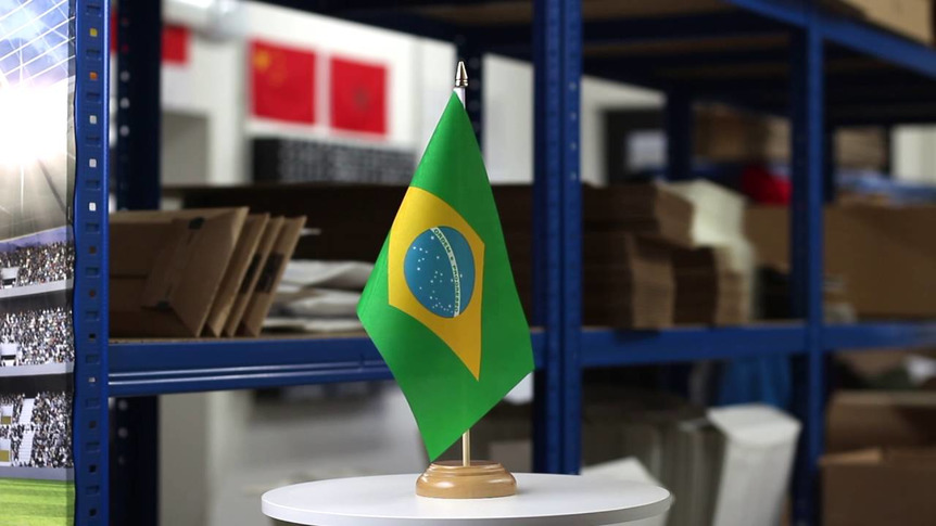 Brésil - Drapeau de table 15 x 22 cm, bois