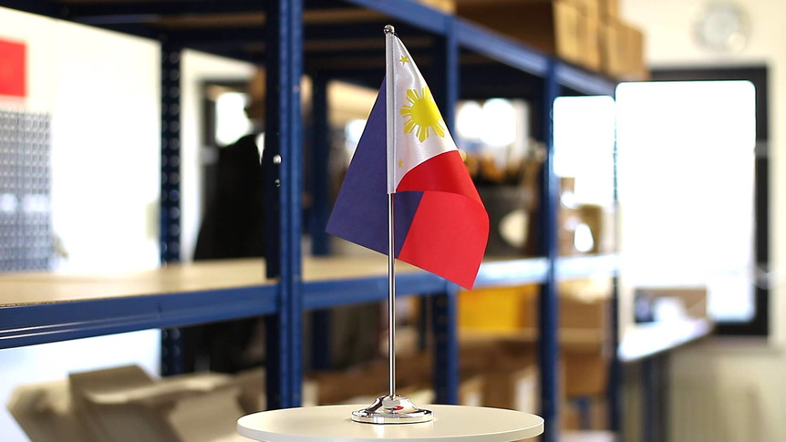 Philippinen - Satin Tischflagge 15 x 22 cm