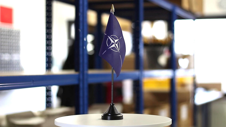NATO - Tischflagge 10 x 15 cm