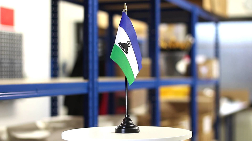 Lesotho - Tischflagge 10 x 15 cm