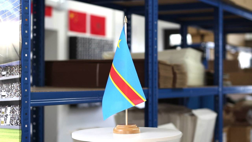 Demokratische Republik Kongo - Holz Tischflagge 15 x 22 cm