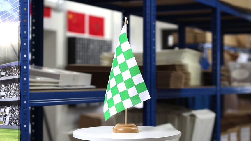 Kariert Grün-Weiß - Holz Tischflagge 15 x 22 cm
