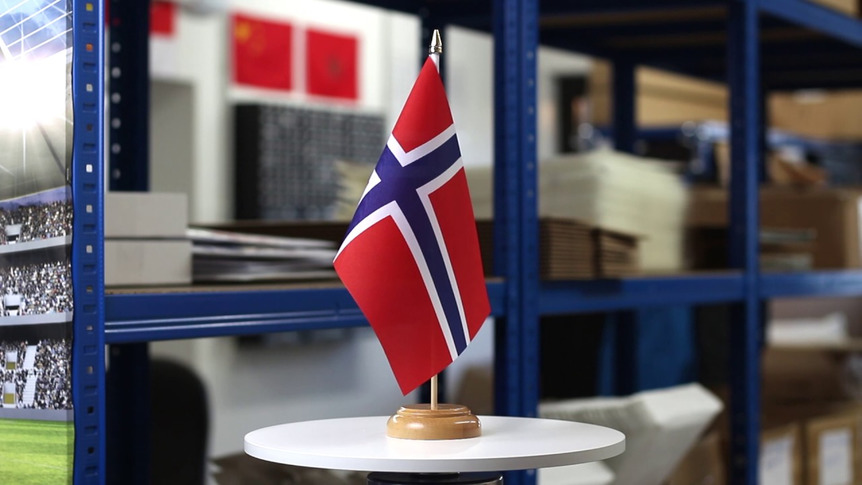 Norwegen - Holz Tischflagge 15 x 22 cm