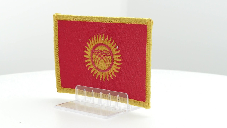 Kirghizistan - Écusson 6 x 8 cm