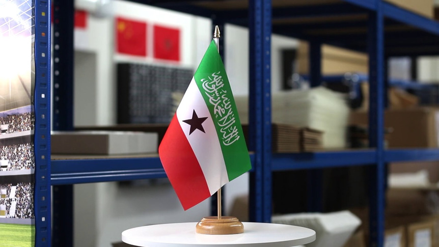 Somaliland - Holz Tischflagge 15 x 22 cm