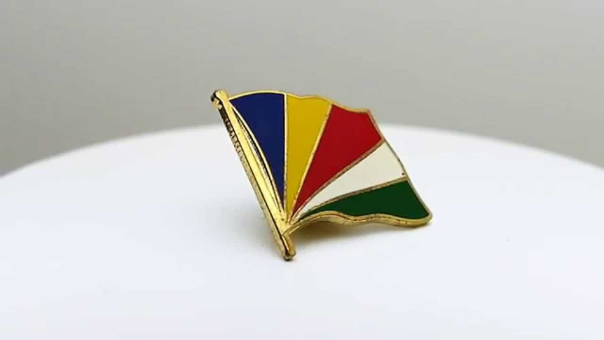 Seychelles - Pin's drapeau 2 x 2 cm