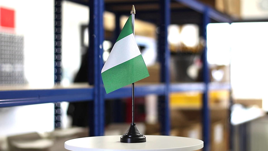 Nigeria - Mini drapeau de table 10 x 15 cm