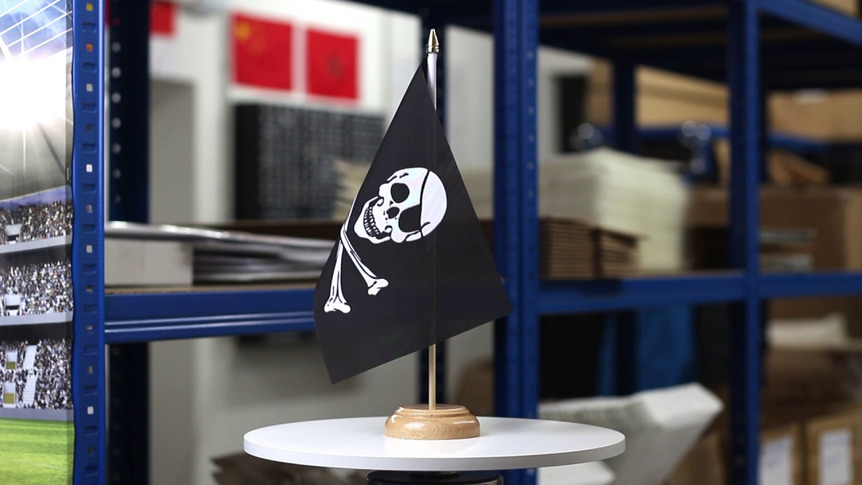 Pirat Skull and Bones - Holz Tischflagge 15 x 22 cm