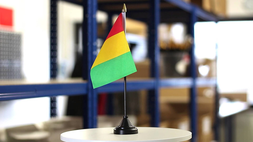 Guinée - Mini drapeau de table 10 x 15 cm