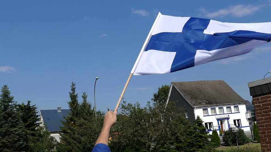 Finland - Hand Waving Flag PRO 2x3 ft