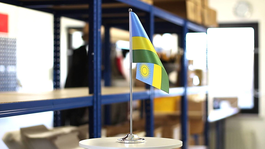 Ruanda - Satin Tischflagge 15 x 22 cm