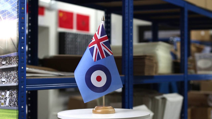 Großbritannien Royal Airforce RAF - Holz Tischflagge 15 x 22 cm